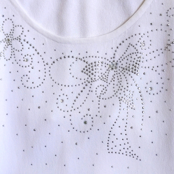 Front Floral Design of Rhinestones and Sparkles White Sleeveless Blouse. - Picture 2 of 5